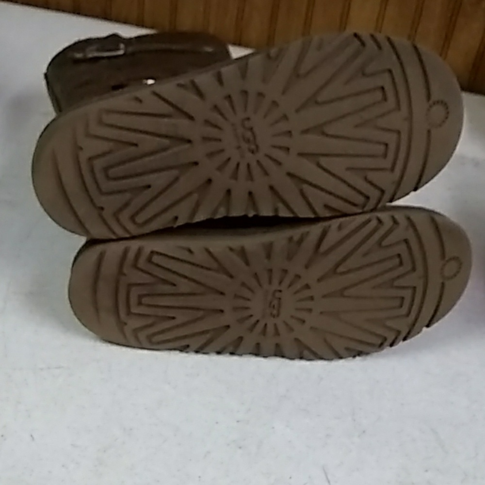 Boots - Picture 3 of 4